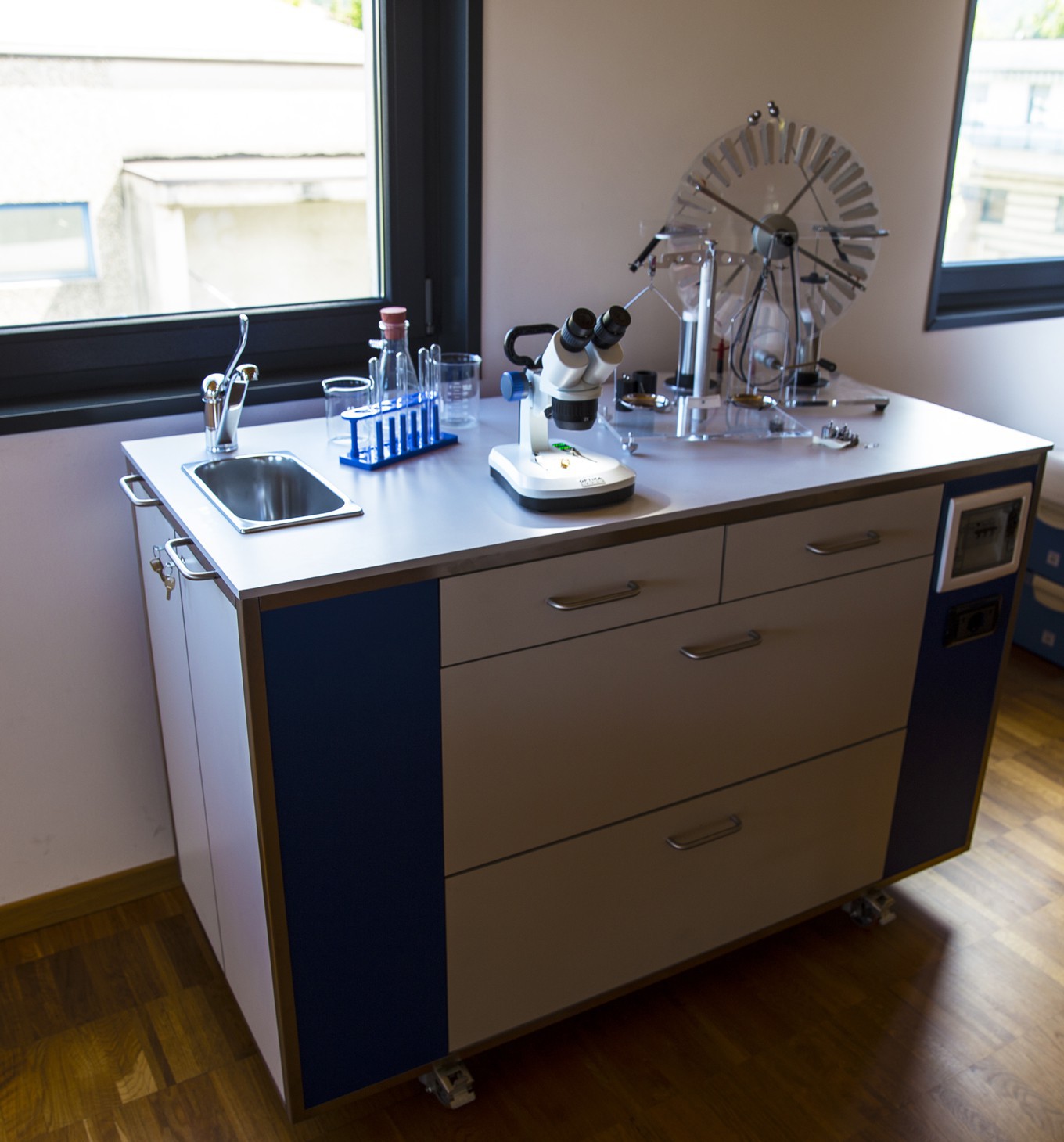 5626.1 Eureka - Laboratorio movil de biología
